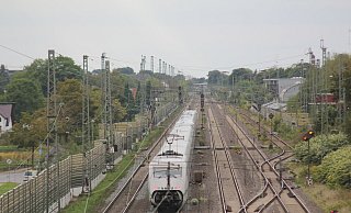 Blick auf die bestehende ICE-Trasse von der Oberbecksener Brücke in Rehme in Richtung Bahnhof Bad Oeynhausen. - Ulf Hanke