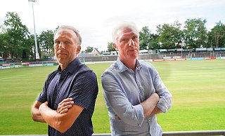 Frank Scharpenberg (links) und Rob Reekers spielten eins gemeinsam in der 2. Bundesliga für den FC Gütersloh Fußball. Am Freitagabend sind sie Kontrahenten. - Christian Geisler