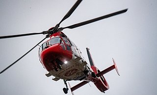 Ein Rettugshubschrauber wurde zu einem Unfall auf der A2 in Gütersloh alarmiert. - Symbolbild/dpa