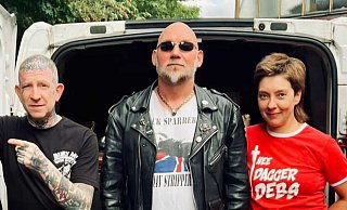 Die Band "Vulture Culture" wurde vor 35 Jahren in Paderborn gegründet. Daniel „Dannyboy“ Jansen (v. l.), Jörg Schäfers und Daniela Schäfers spielen am Donnerstag in Schloß Neuhaus. - Vulture Culture