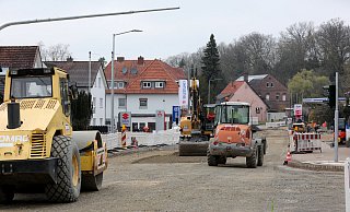 Noch sind die Arbeiten im letzten Bauabschnitt der Salzufler Straße in vollem Gange. - Frank-Michael Kiel-Steinkamp