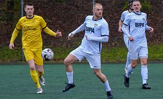 Der TuS Dornberg, ganz in weiß, besiegte Bad Westernkotten. - Andreas Zobe