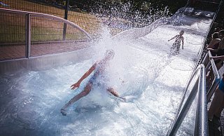 Im Waldbad in Paderborn-Schloß Neuhaus kann auch im Jahr 2024 wieder geschwommen werden. - BESIM MAZHIQI