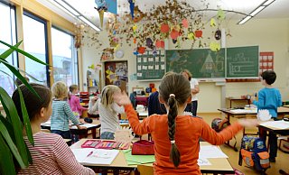 Viele Unterrichtsstunden können aktuell nicht stattfinden`und auch nicht mehr vertreten werden, weil zu viele Lehrer fehlen. Die Luft ist raus, die Stimmung bei vielen angespannt kurz vorm Start in die Weihnachtsferien. - Felix Kästle