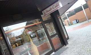 Das Stadtcafé in der Spenger Innenstadt steht aktuell zum Verkauf. Für 195.000 Euro wird die Immobilie auf einem einschlägig bekannten Internetportal beworben. - Jan-Henrik Gerdener