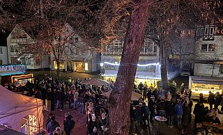 So schön soll es wieder werden: Die Aprés-Ski-Party auf dem Sternenmarkt 2022. - Beverungen Marketing