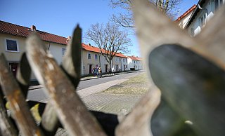 Zunächst sollen die Flüchtlinge aus der Ukraine hier an der Karl-Arnold-Straße untergebracht werden, sodass sie nah beieinander sind. Ein Großteil ist aber bereits privat untergekommen. - GERALD DUNKEL