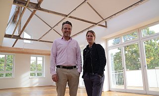 Yorck und Sabine Streitbörger in einem der Lofts im Obergeschoss. - Mareike Patock