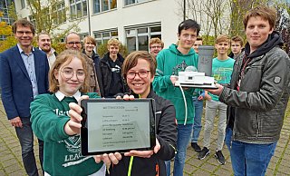 Die Beteiligten sind stolz auf das Ergebnis der zweijährigen intensiven Arbeit, das sich sehen lassen kann. - Brede/Kai Hasenbein