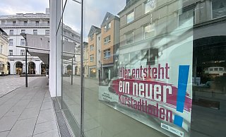 Noch hängt das Schild für den Kurstadtladen, bald aber soll neues Leben in den ehemaligen Spree-Engel einziehen. - Nicole Sielermann