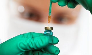 Die Kluft zwischen Gesundheitsminister Lauterbach und dem erklärten Impfpflichtgegner, Bundestagsvizepräsident Kubicki, von der FDP ist tief wie eine Gletscherspalte, meint unsere Autorin. - Jessica Eberle