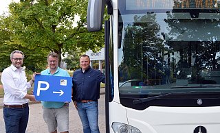 Per Bus-Shuttle können sich die Gäste beim Jubiläumsfest durch die Stadt bringen lassen. - StKG