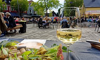 Schon im vergangenen Jahr war das Weinfest auf dem Blüchterplatz ein großer Erfolg. - Andreas Sundermeier