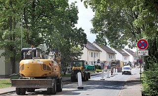 Die Bauvereinstraße ist in diesen Wochen eine Baustelle. Die Fahrbahn wird erneuert. Parken ist hier ausdrücklich verboten. - Frank-Michael Kiel-Steinkamp