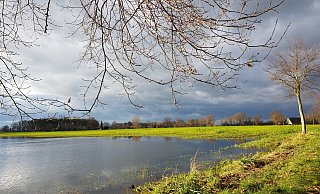 So sah es zum Jahreswechsel aus: Die Felder rund um Espelkamp sind überschwemmt, das Wasser kann kaum ablaufen. - Heike von Schulz