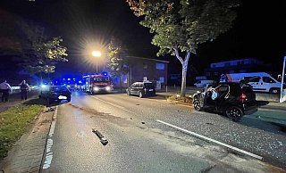 Die Feuerwehr leuchtete die Unfallstelle aus. - Feuerwehr Bad Oeynhausen