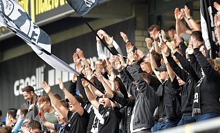 Die Ticket-Revolution bei Zweitligist Fortuna Düsseldorf sorgt bundesweit für Aufsehen. Auch der SC Verl hat sich zu dem Projekt geäußert. - Jens Dünhölter