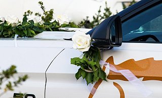 Nach einem Hochzeitskorso, den viele Augenzeugen als verkehrsgefährdend eingestuft haben, sind nun die Ermittlungen abgeschlossen. - Symbolfoto: Pixabay / Creative Commons