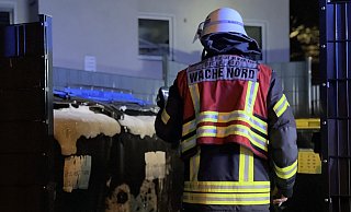 Die Feuerwehr beim Einsatz in Schildesche. - Paul Brinkmann