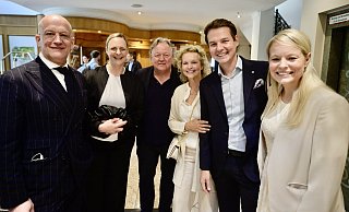 Innenarchitekt Olaf Kitzig, Projektleiterin Tanja Kröger, Reinhold und Barbara Frie, Christopher und Carina Schemmink.