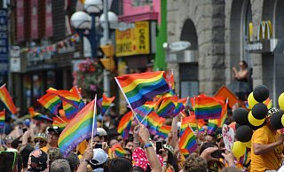 Auch auf dem Christopher Street Day werden die Forderungen nach einer Änderung des Grundgesetzes laut. - Pixabay/naeimasgary