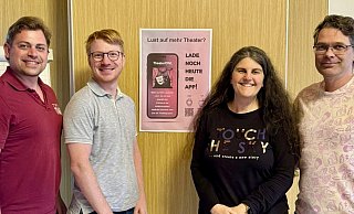 Die Gründer und Entwickler der „Theater OWL“-App (v. l.) Michael Helling, Kevin Proft, Elena und Oliver Japes. - Carola Drabon