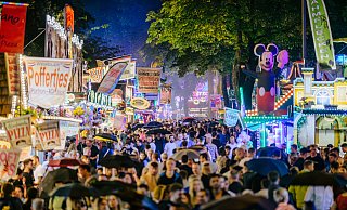 In Paderborn wird Libori gefeiert. Getreu dem Motto: Kirche, Kultur und Kirmes. Erwartet werden an den neun Tagen rund 1,5 Millionen Besucherinnen und Besucher. - BESIM MAZHIQI