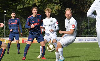 Mariusz Rogowski, hier mit dem nötigen Überblick, in der Saison 20/21 als Spieler der SCW-Reserve. Nun gibt er zusammen mit Christian Zodrow die Kommandos von der Seitenlinie. - Jens Dünhölter
