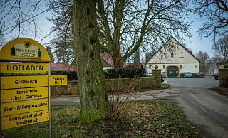 Der Hof hat eine lange Geschichte. - Sarah Jonek Fotografie