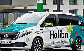 Der On-Demand-Verkehr mit dem "Holibri" läuft in Willebadessen gut. Optisch sollen die Fahrzeuge - wie hier in Höxter - auch an der Egge bald umgestaltet werden. - NPH