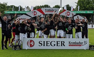 Westfalenpokalsieger 2021/22: Der SV Rödinghausen holte den Titel zum zweiten Mal nach 2018/19, diesmal durch einen 4:3-Finalerfolg nach Elfmeterschießen bei Preußen Münster. Foto: Nico Ebmeier - Nico Ebmeier