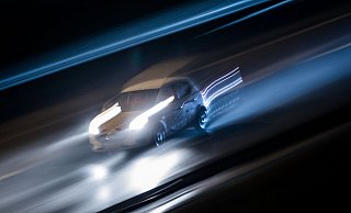 Ein Mann aus Horn-Bad Meinberg hat sich auf der A2 bei Bad Oeynhausen ein Autorennen mit einem Streifenwagen der Autobahnpolizei geliefert. - picture alliance / Frank Rumpenhorst/dpa
