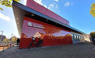 Die Sparkasse Herford, hier die Filiale in Ennigloh, hat einem Bünder plötzlich die Konten gekündigt. - Weyand