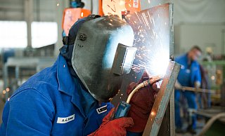 Schweißarbeiten: Unter anderem Maschinebauunternehmen meldeten gute Zahlen. Dorch wie wird sich die Wirtschaft jetzt entwickeln? - Verwendung weltweit