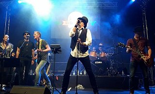 Die Westernhagen-Tributeband "Sexxy" kommt aus der Region und hat vor der Coronakrise im März 2019 noch die Werretalhalle Löhne gerockt. - Michael Hahler