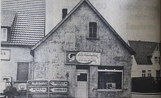 Die ehemalige Dedert-Kreuzung in Spradow an der Kreuzung Borriesstraße/Lübbecker Straße. Der Anbau musste einer Ampelanlage weichen. - Björn Kenter