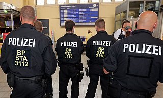 Die Polizei nahm den 38-Jährigen am Hauptbahnhof Bielefeld fest. - Symbolfoto: Wolfgang Rudolf