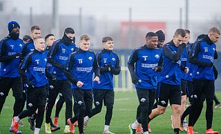 Beim Trainingsaufgalopp war am Montag auch SCP-Neuzugang Florent Muslija (M., Nr. 30) mit dabei. Der 23-Jährige kommt vom Ligakonkurrenten Hannover 96. - Besim Mazhiqi