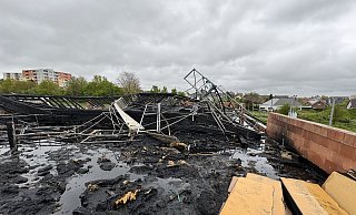 Das Obergeschoss des Kita-Neubaus am Elkenbreder Weg ist vollkommen zerstört worden. - Sven Kienscherf