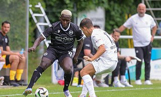 Arminia-Stürmer Merveille Biankadi (l.) zeigt sich in bestechender Form. - Oliver Krato