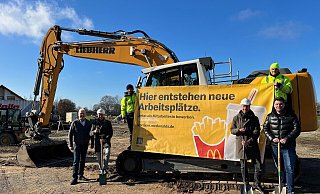 Die Arbeiten für den McDonald's-Neubau an der B64 in Delbrück sind gestartet. - McDonald's Verwaltung Heiderich