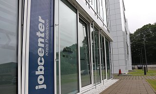 Dicke Luft im Jobcenter Paderborn. Die Mitarbeiter fühlen sich starkem Druck durch die Geschäftsführerin ausgetzt. - Jan Husmann Dicke Luft im Jobcenter Paderborn. Die Mitarbeiter fühlen sich starkem Druck durch die Geschäftsführerin ausgetzt. - Jan Husmann