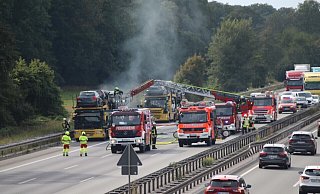 Die Feuerwehr war am Nachmittag auf der A2 im Kreis Gütersloh im Einsatz. - Thorsten Heß