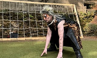 Nicht wieder zuerkennen: Bürgermeister Michael Kasche als der Bengal-Tiger Shir Khan im Musical "Das Dschungelbuch". - Frederik Kirchhoff/Freilichtbühne Kahle Wart