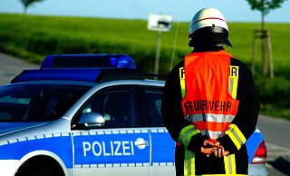 Erneut hat ein Mülleimerbrand die Feuerwehr und die Polizei an einem Abend in der Höxteraner Innenstadt auf den Plan gerufen. - Symbolfoto: Pixabay