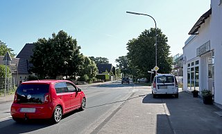 Anwohner wünschen sich eine Querungshilfe an der Kreuzung Werler Straße/Kampstraße/Herforder Heide. - Frank-Michael Kiel-Steinkamp