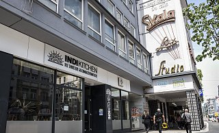 Für das Restaurant wurde ein Kinosaal und ein vorgelagertes Kiosk komplett umgebaut. Jetzt steht beides leer. - © Jörg Dieckmann | www.dieckmann-fotodesign.de