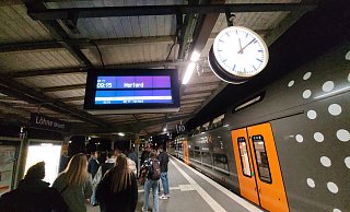 Mit mehr als einer Stunde Verspätung kommt unser Autor in Löhne an - und damit am falschen Bahnhof. Die Fahrt sollte eigentlich von Bielefeld nach Kirchlengern gehen. - Florian Weyand