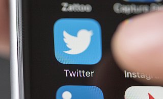 Gerade in Sozialen Netzwerken wie bei Twitter werden oftmals Politikerinnen und Politiker beleidigt. - picture alliance/KEYSTONE