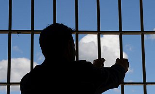 Der Herforder war erst am 25. Oktober verhaftet worden. Drei Tage später verletzte er sich in der Zelle schwer. - Verwendung weltweit, usage worldwide